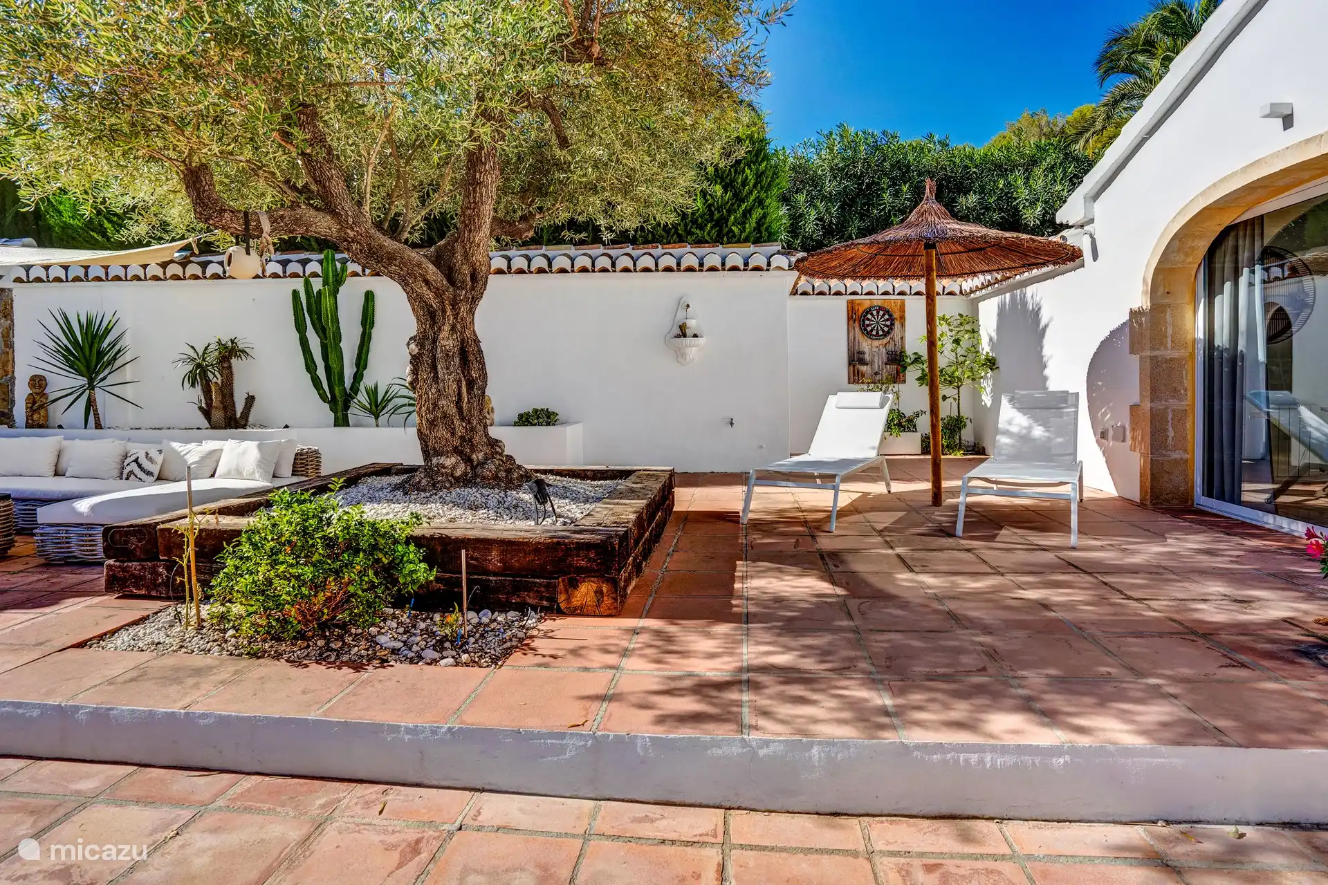 Großes Outdoor-Lounge-Set