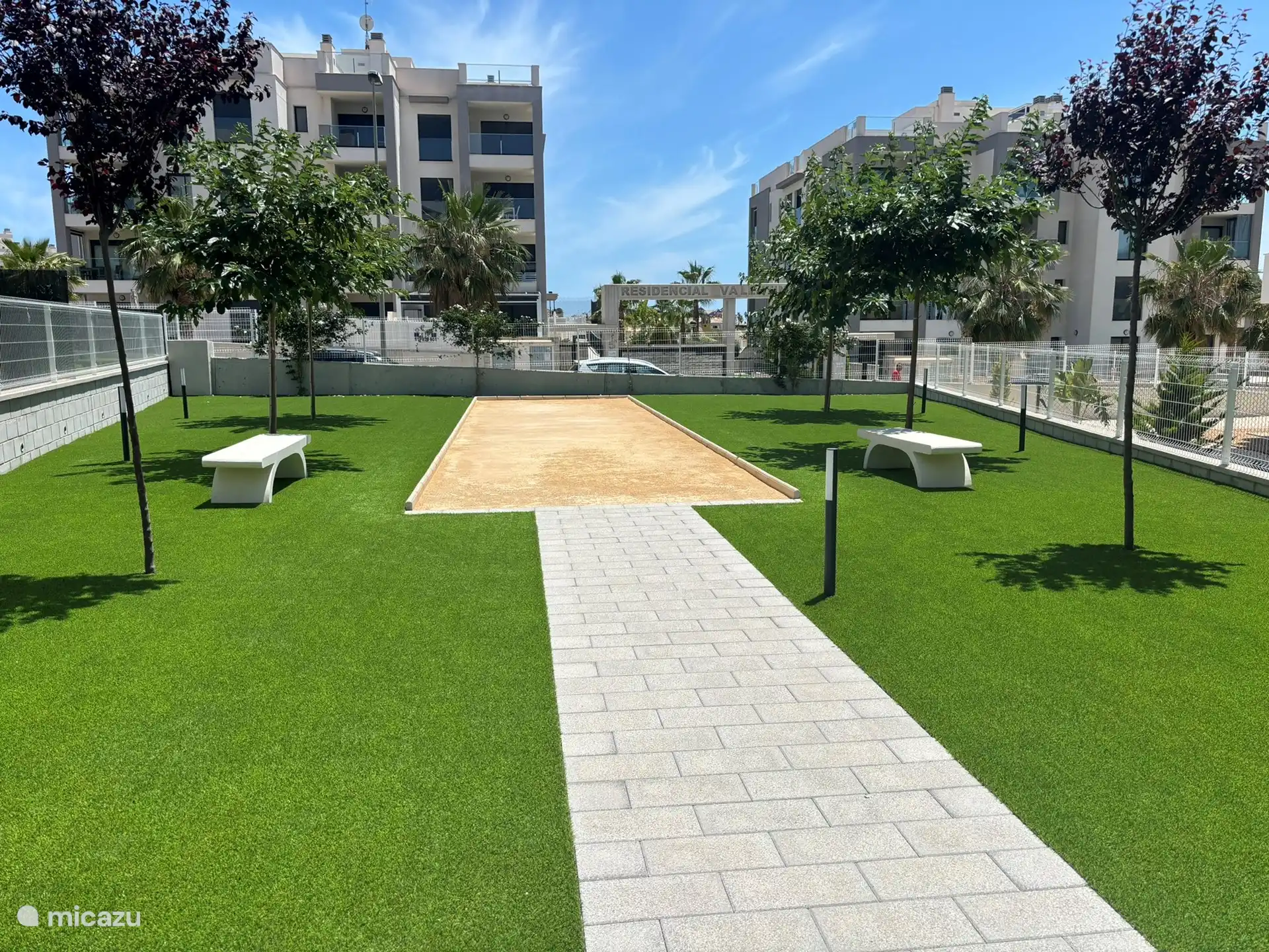 Le terrain de pétanque.