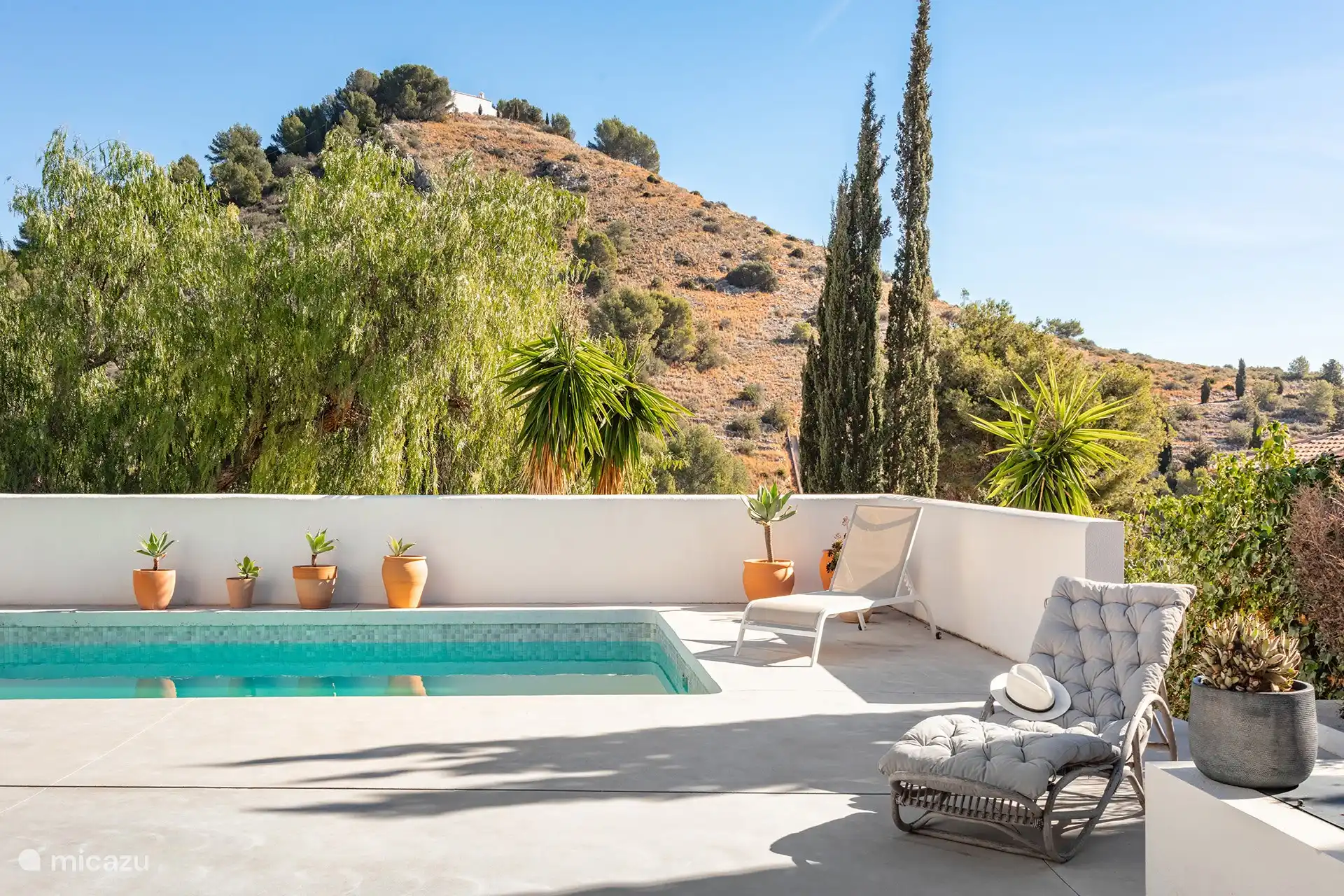 Vue magnifique et dégagée depuis le jardin