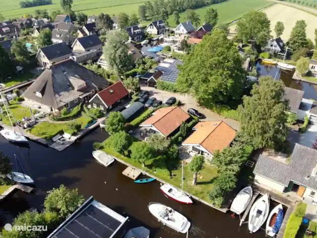 La jeune Jelle | Pays-Bas, Frise, Terherne - cabane en bois / lodge Par exemple, les chalets sont situés sur l'eau.