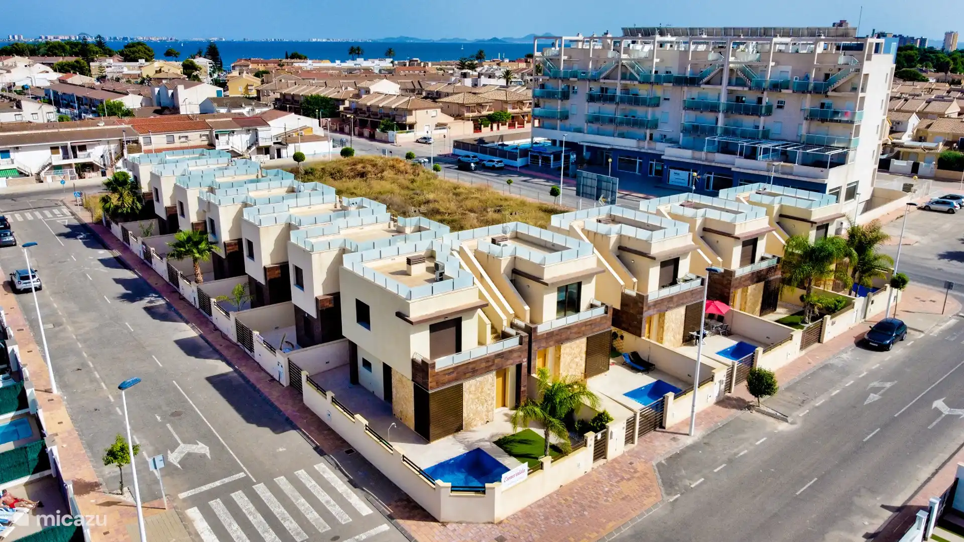 Villa with private pool near the beach