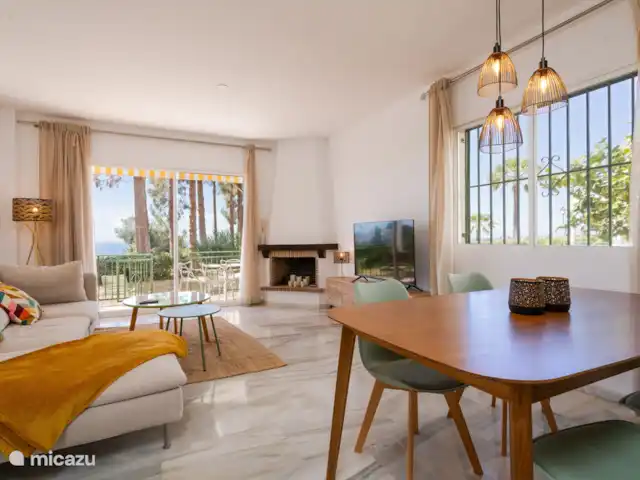 Mirador de Calahonda en España, Andalucía, Calahonda - apartamento Sala de estar y comedor