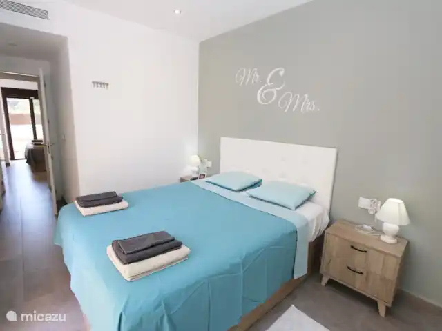 Moderne bungalow en privé zwembad huren in Spanje, Murcia, San Pedro del Pinatar - bungalow Slaapkamer met tweepersoonsbed