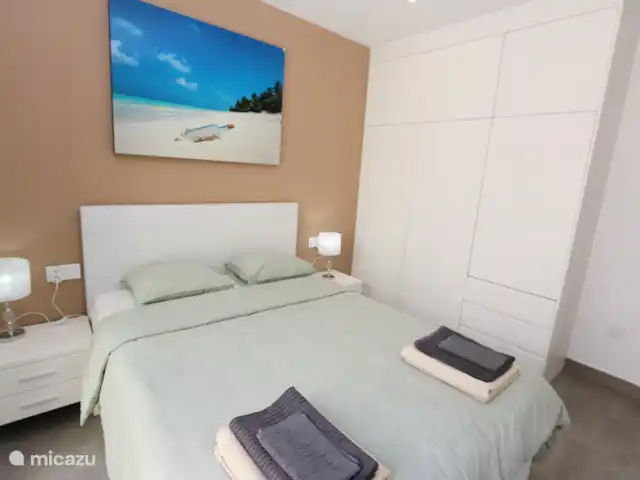Moderne bungalow en privé zwembad huren in Spanje, Murcia, San Pedro del Pinatar - bungalow Slaapkamer met tweepersoonsbed