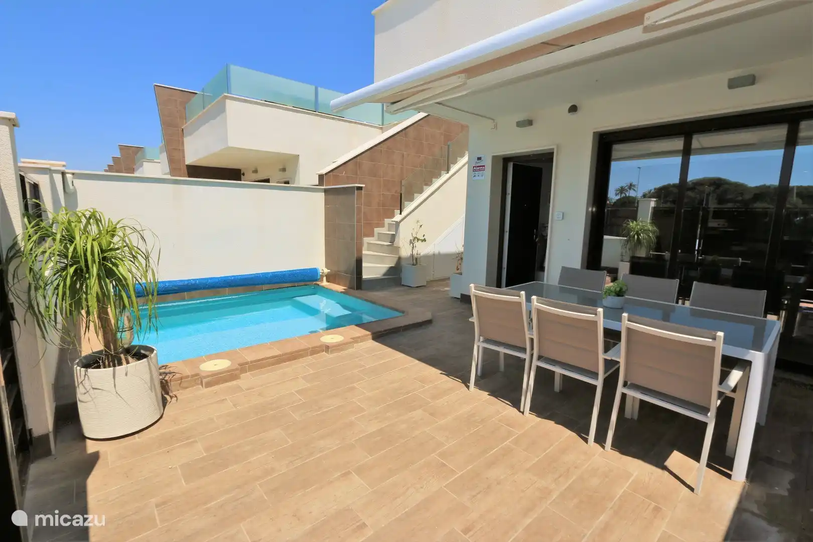 Moderner Bungalow mit privatem Pool