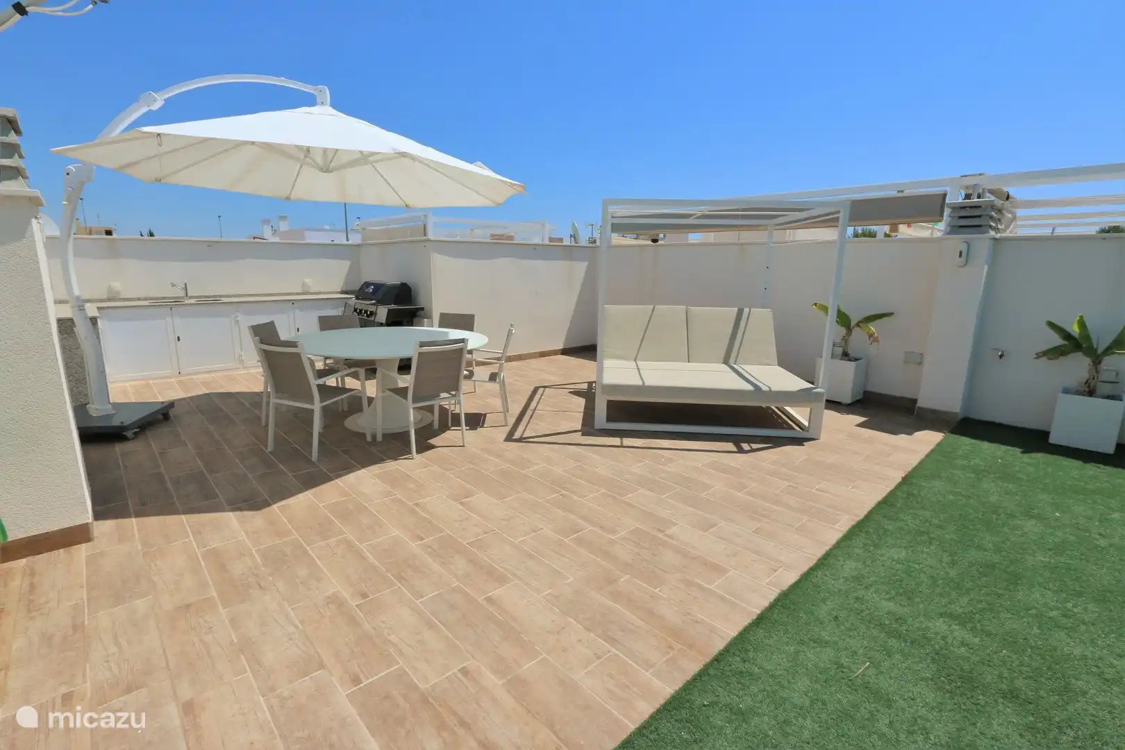 Großzügige Dachterrasse 