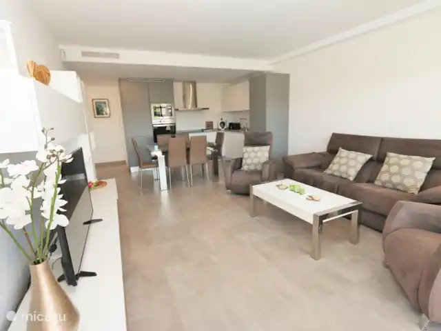 Moderne bungalow en privé zwembad huren in Spanje, Murcia, San Pedro del Pinatar - bungalow Ruime woonkamer