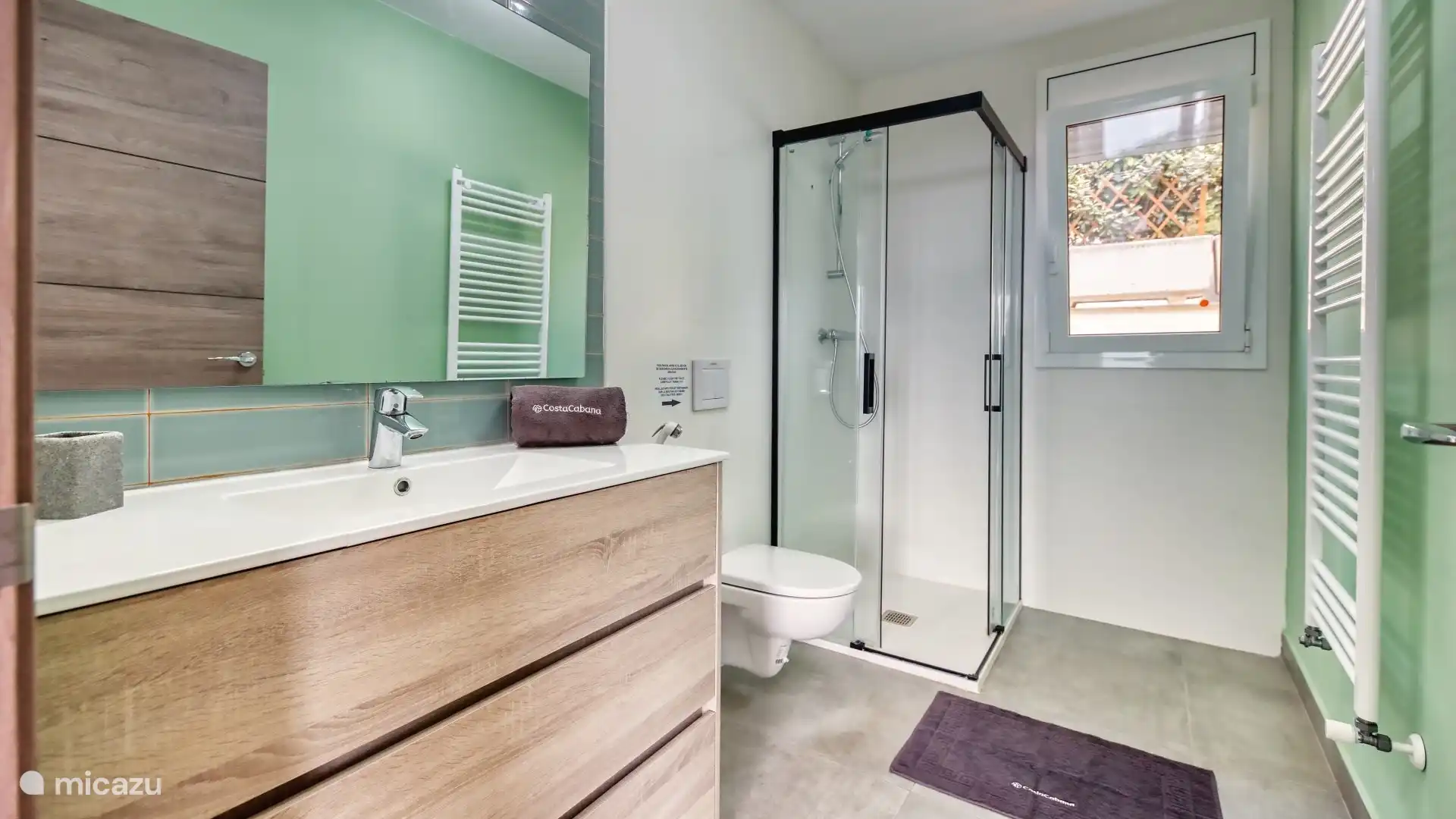 Treat yourself to a holiday in this luxury holiday home with spectacular views!