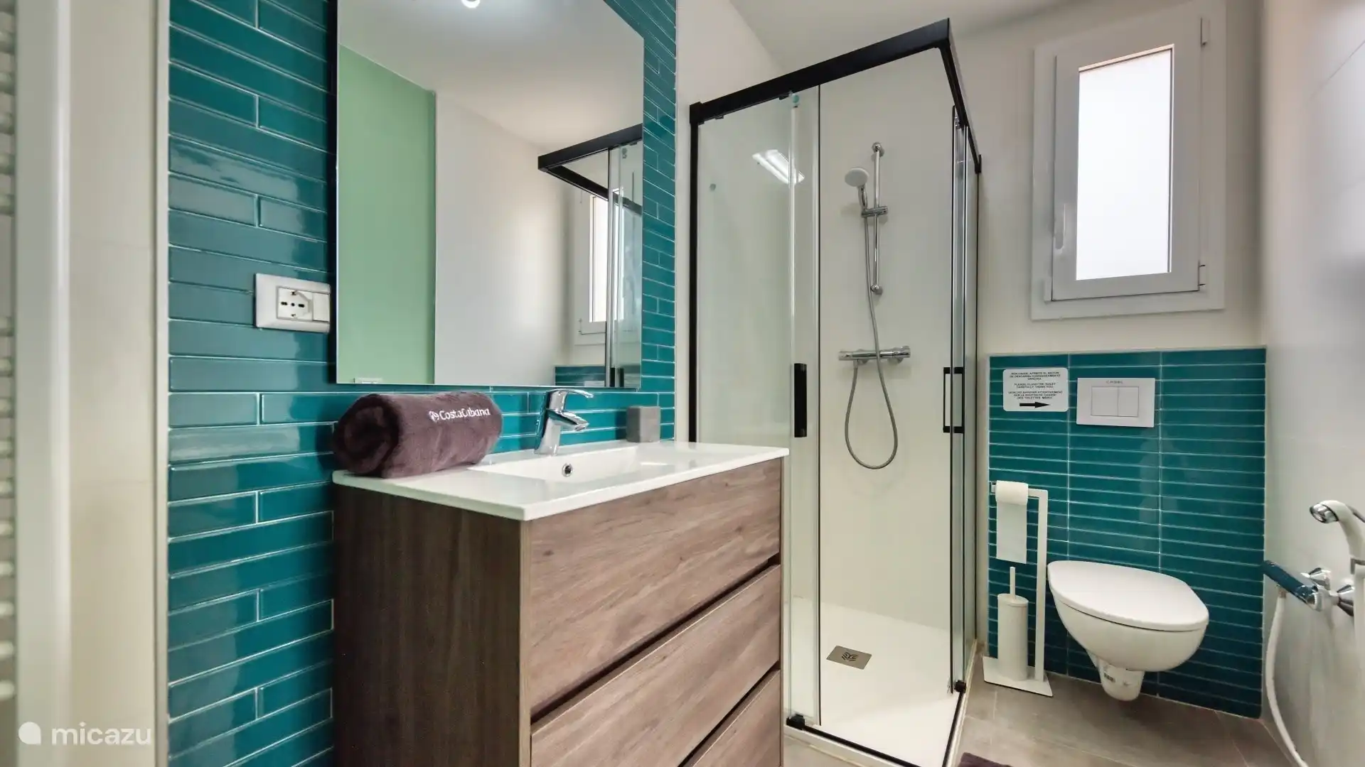 Treat yourself to a holiday in this luxury holiday home with spectacular views!