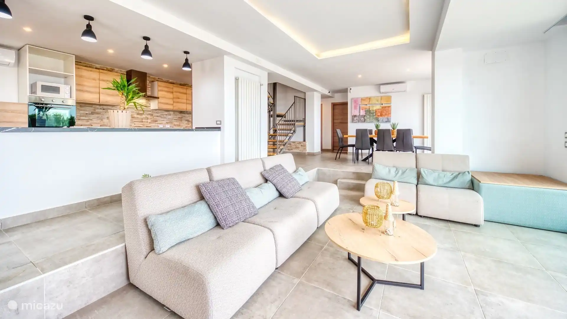 Treat yourself to a holiday in this luxury holiday home with spectacular views!