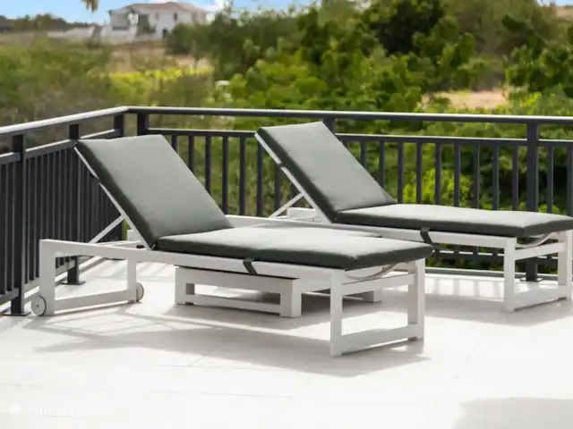 Nouveau! Penthouse de luxe @ Blue Bay | Curaçao, Curaçao-Centre, Blue Bay - penthouse Chaises longues