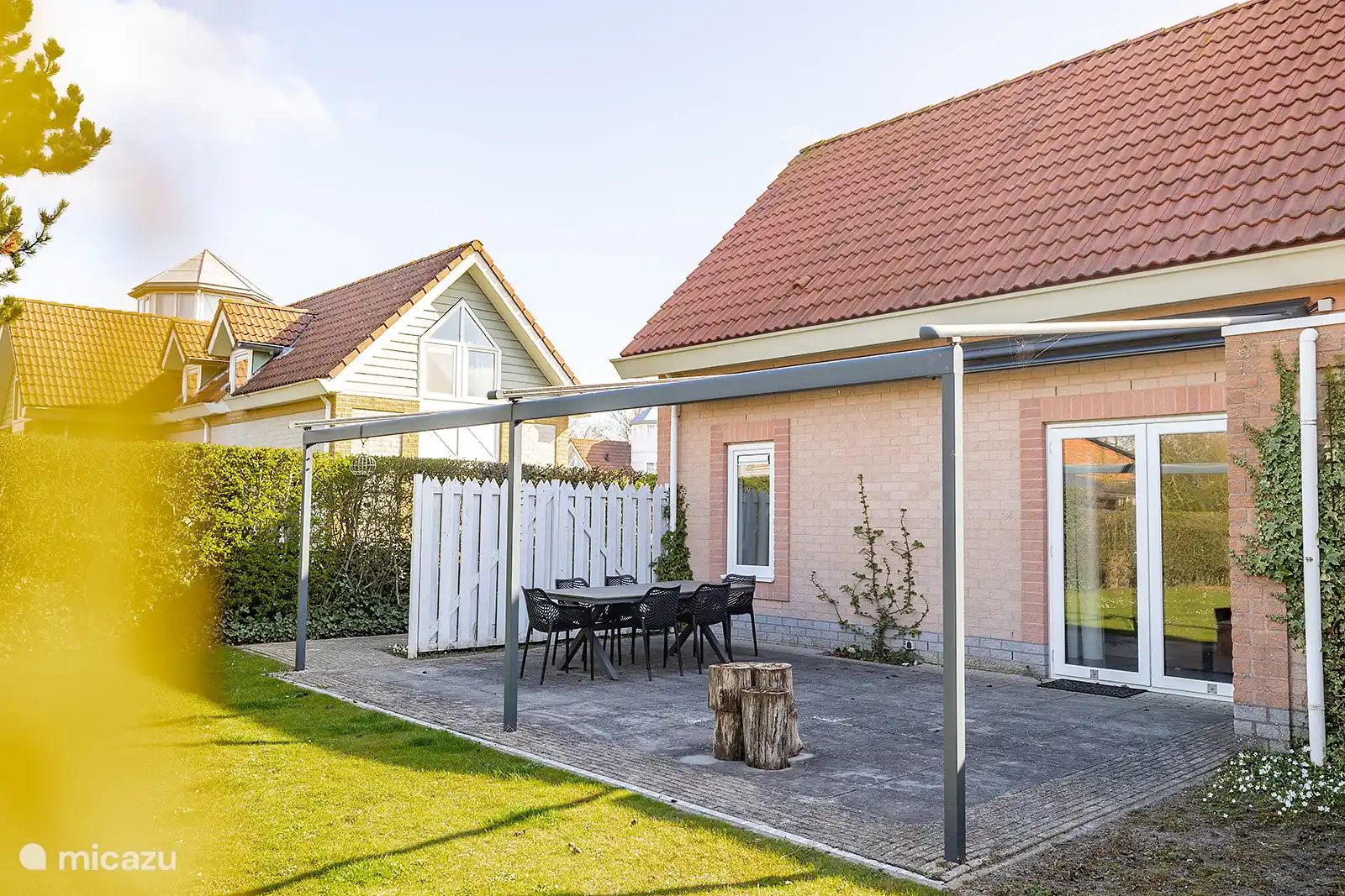 Terrasse spacieuse avec auvent à commande automatique