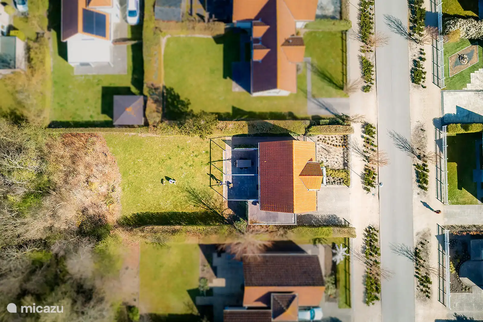 Beau jardin clos spacieux