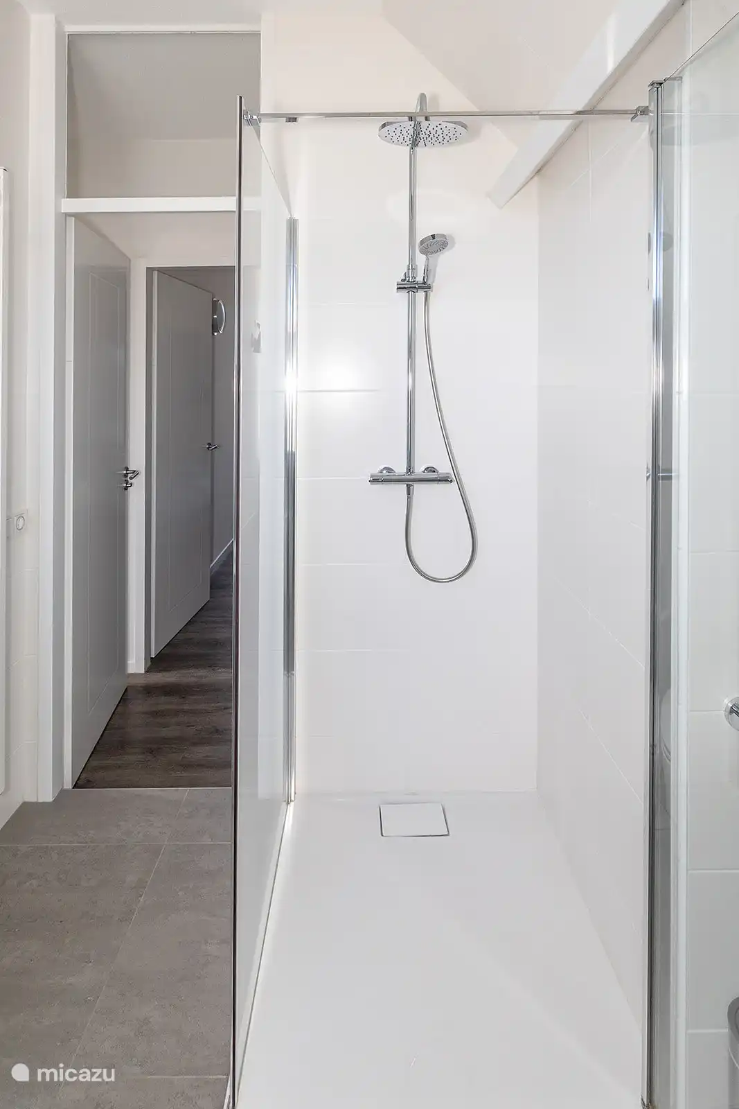 Douche séparée disponible