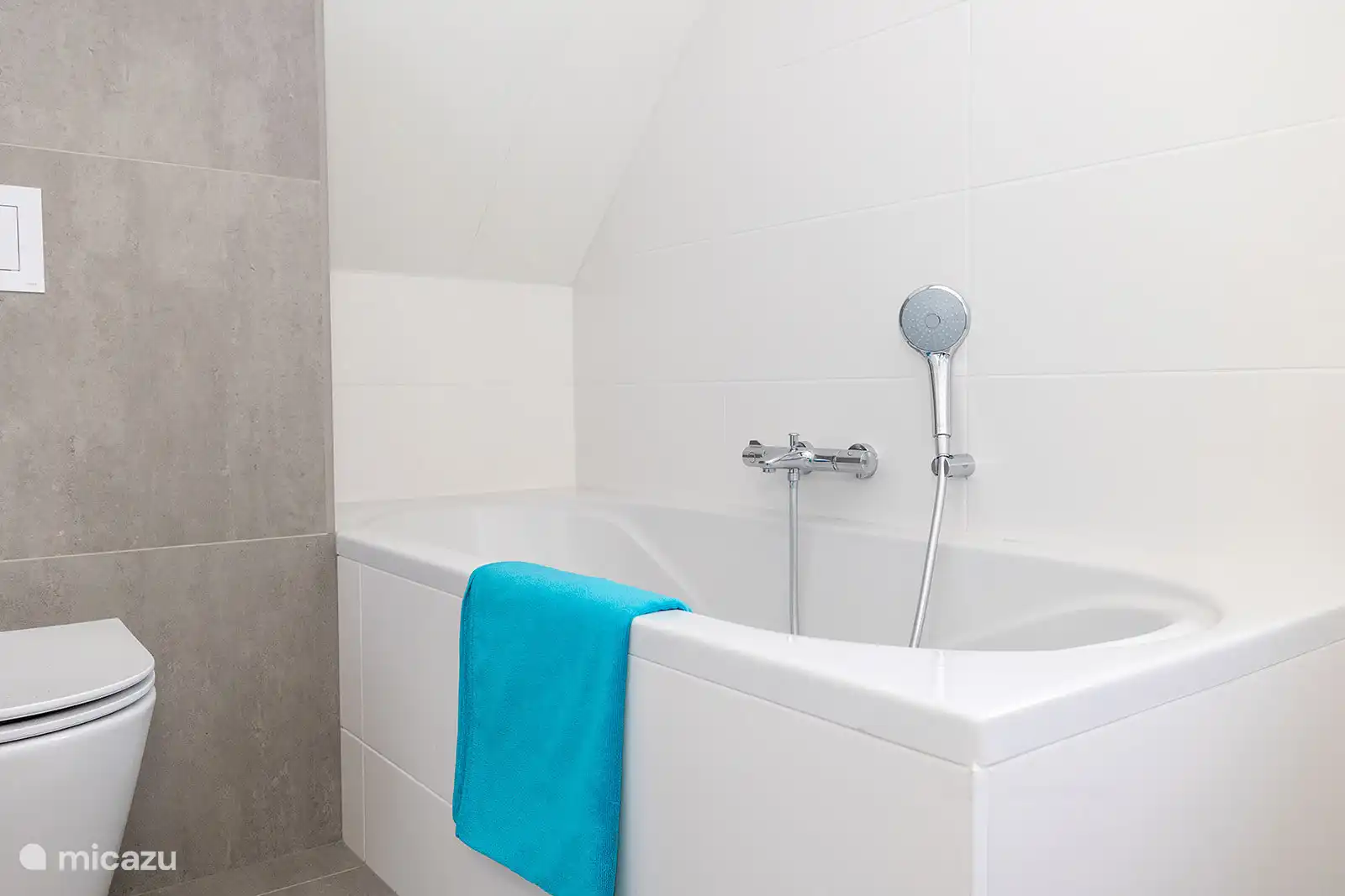 Baignoire séparée disponible