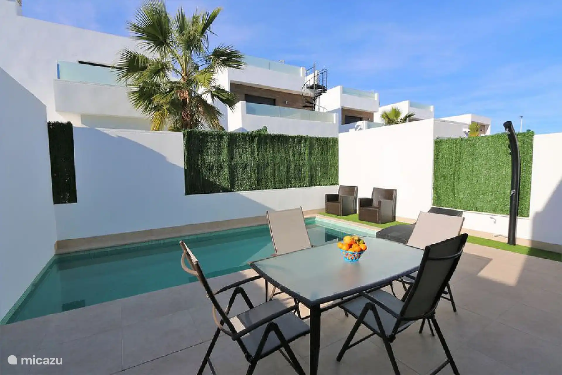 Villa moderna con piscina privada