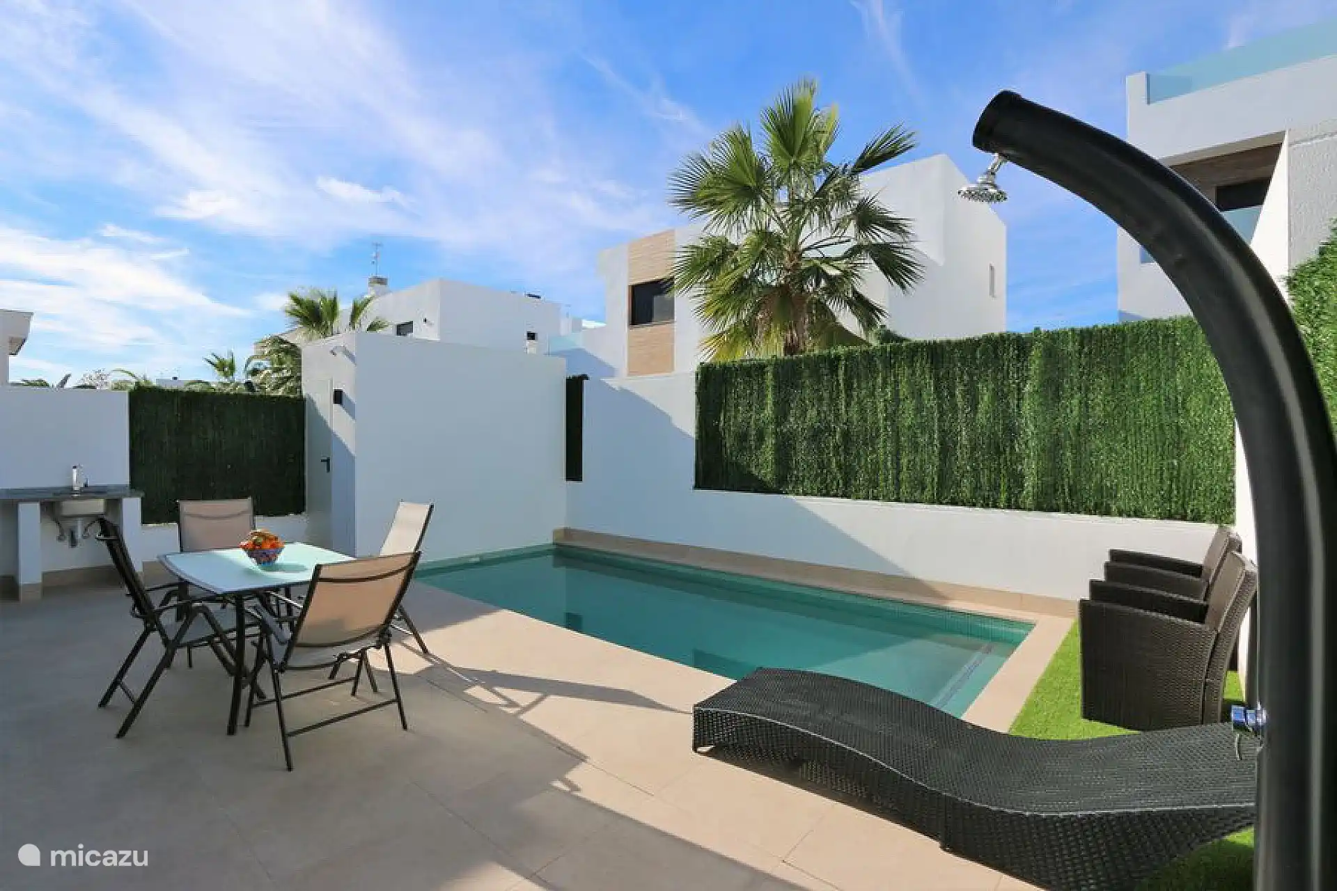 Villa moderna con piscina privada