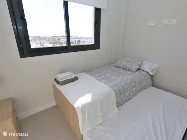 Location de Vacances Espagne, Murcia, San Pedro del Pinatar, appartement - Appartement avec vue mer au sud   Chambre avec lit simple et matelas supplémentaire