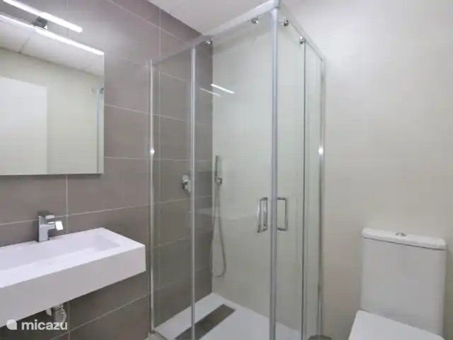 Location de Vacances Espagne, Murcia, San Pedro del Pinatar, appartement - Appartement avec vue mer au sud   Salle de bain avec douche à l’italienne