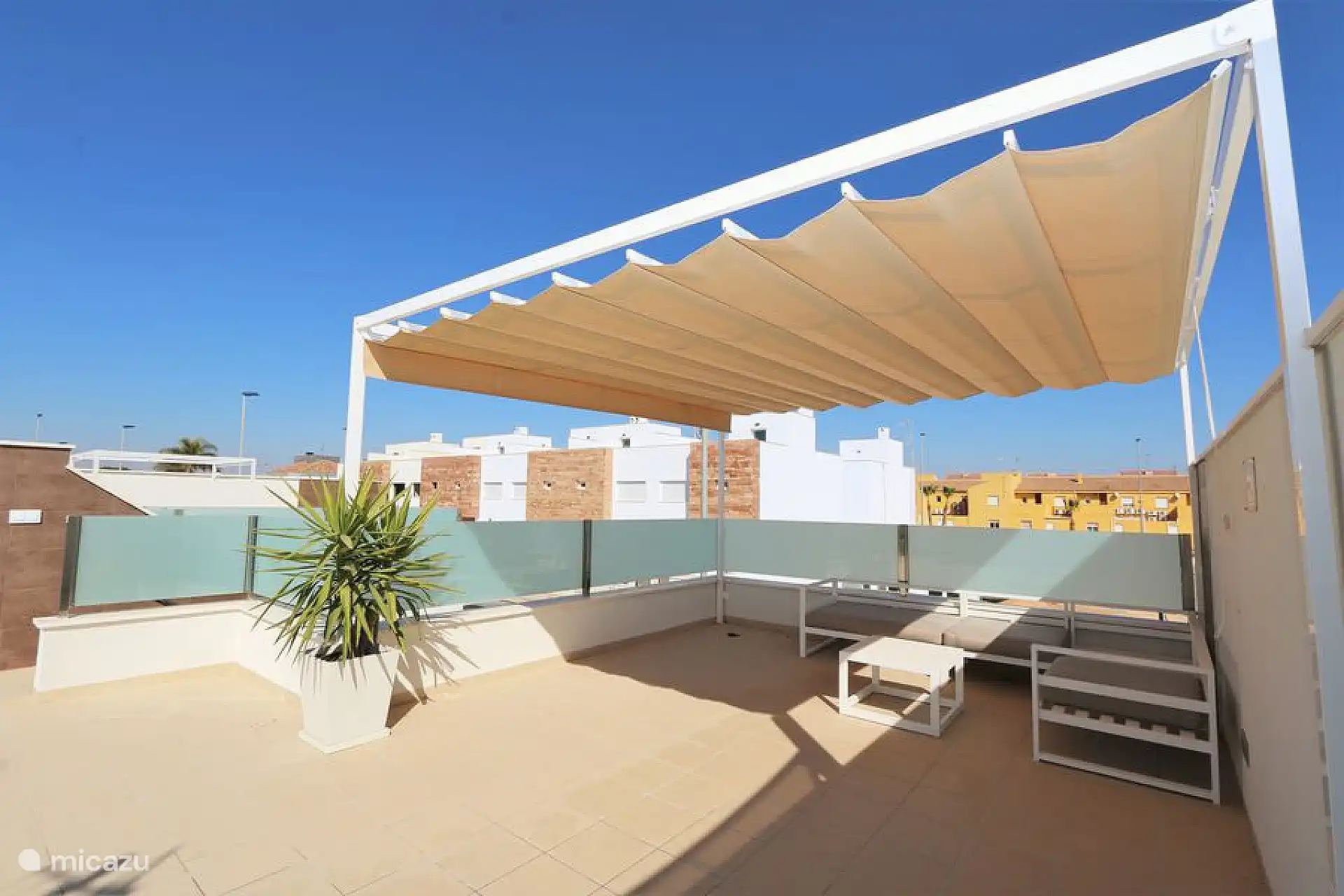 Großzügige Terrasse