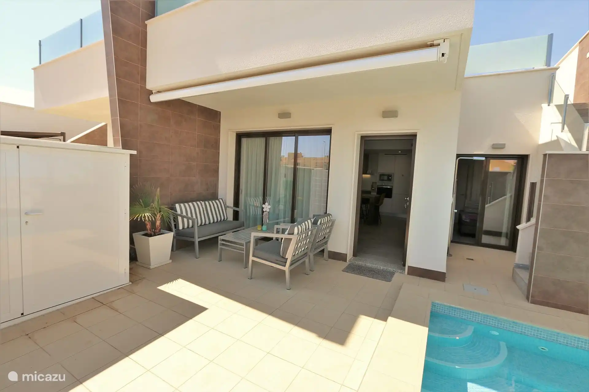 Moderner Bungalow mit privatem Pool