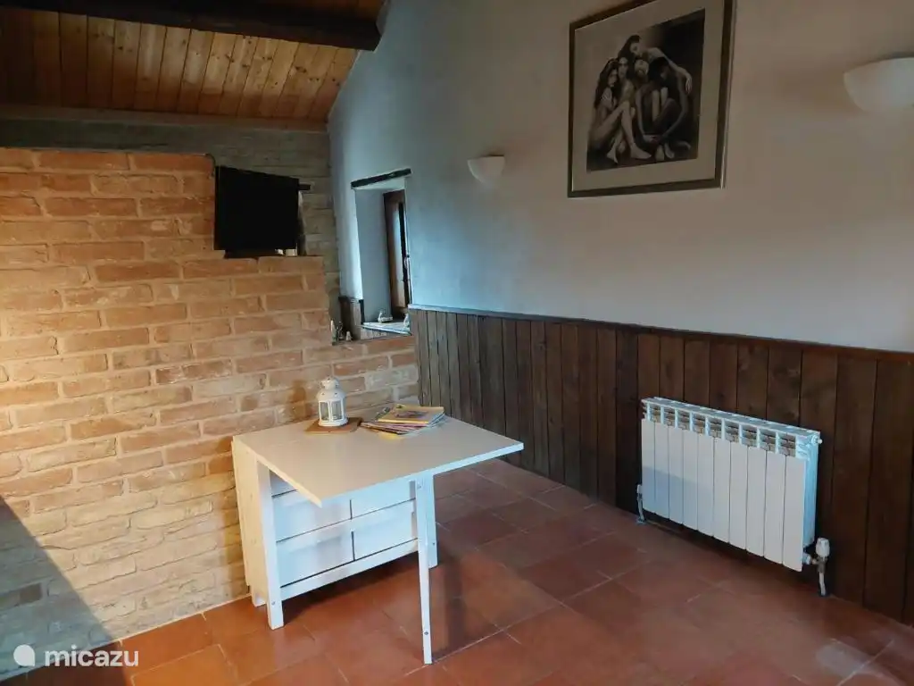 ausklappbarer Esstisch mit 4 Stühlen