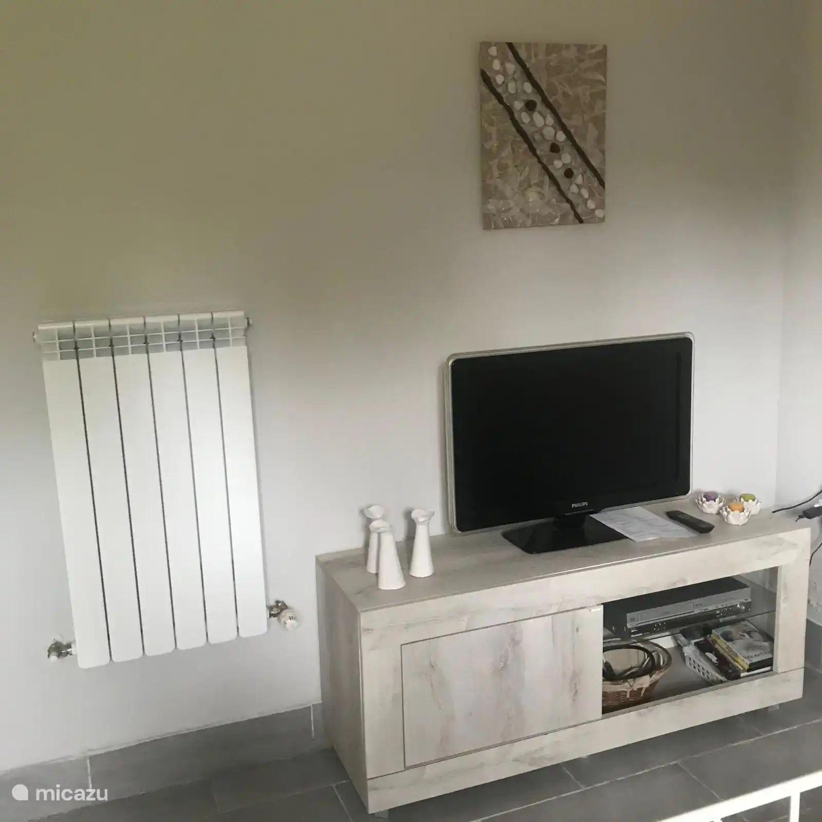 Fernseher mit Chromecast im Schlafzimmer