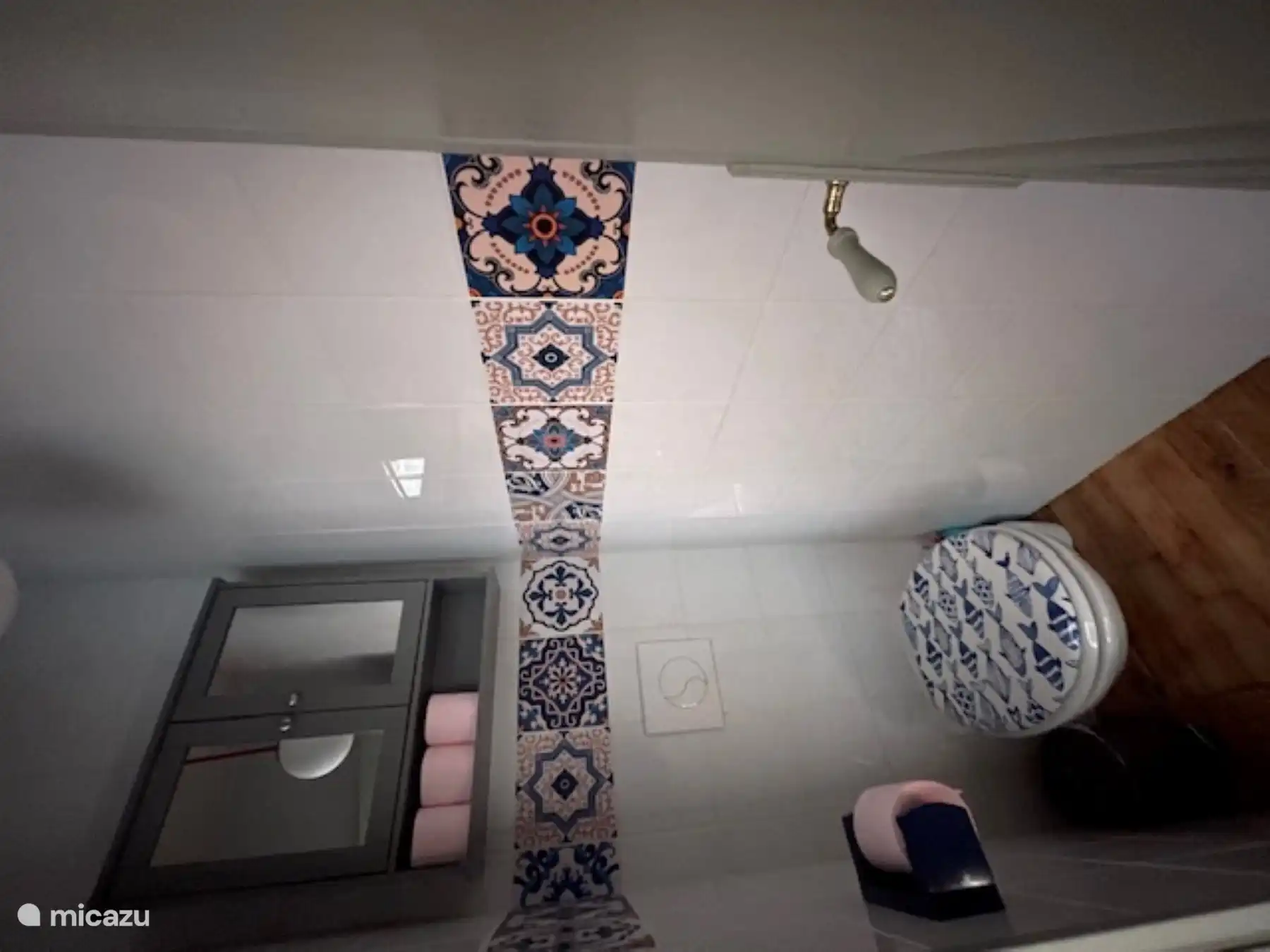 separates WC im Hauptschlafzimmer