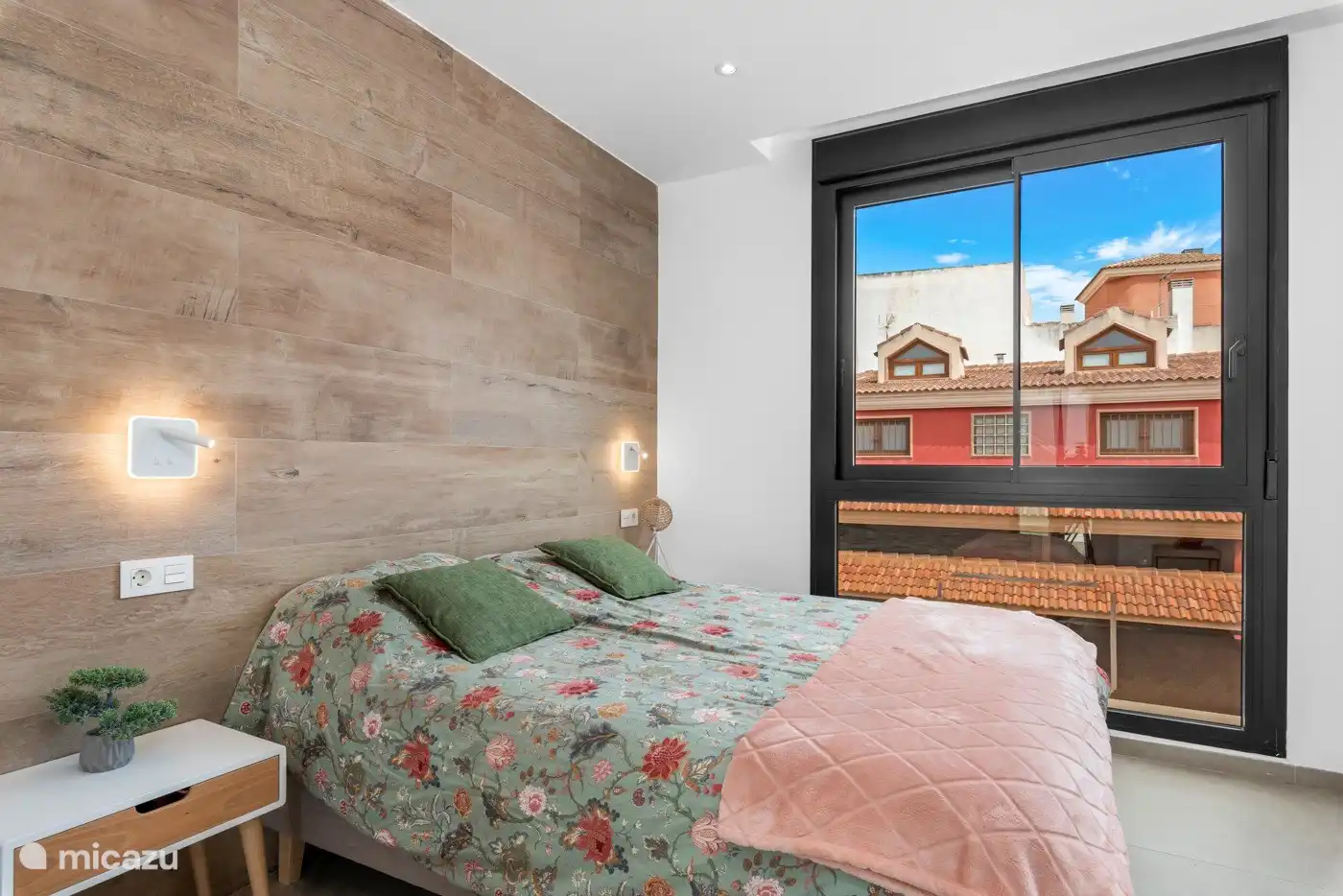 Schlafzimmer 2 mit Smart-TV