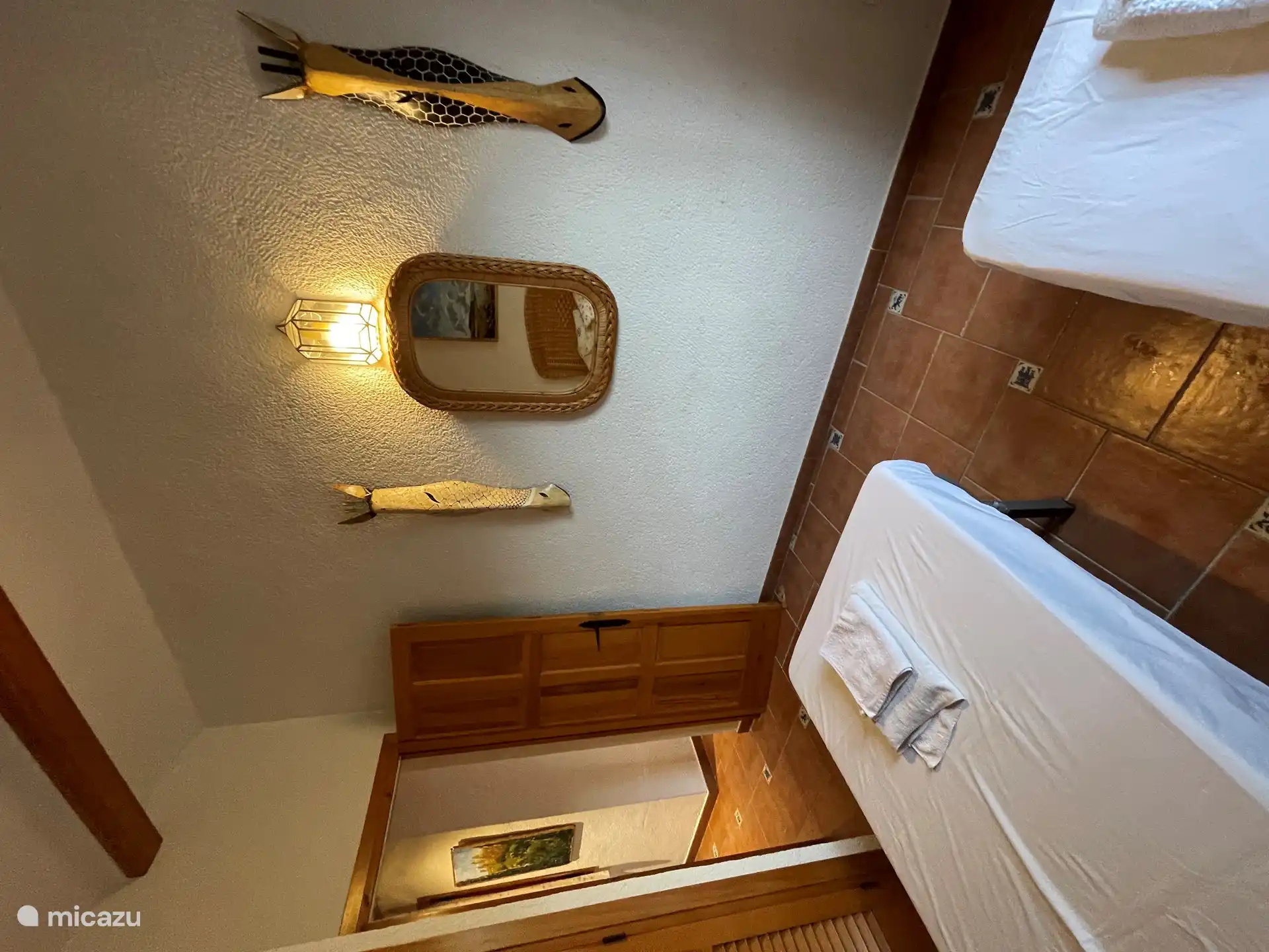 L’une des chambres avec lits simples
