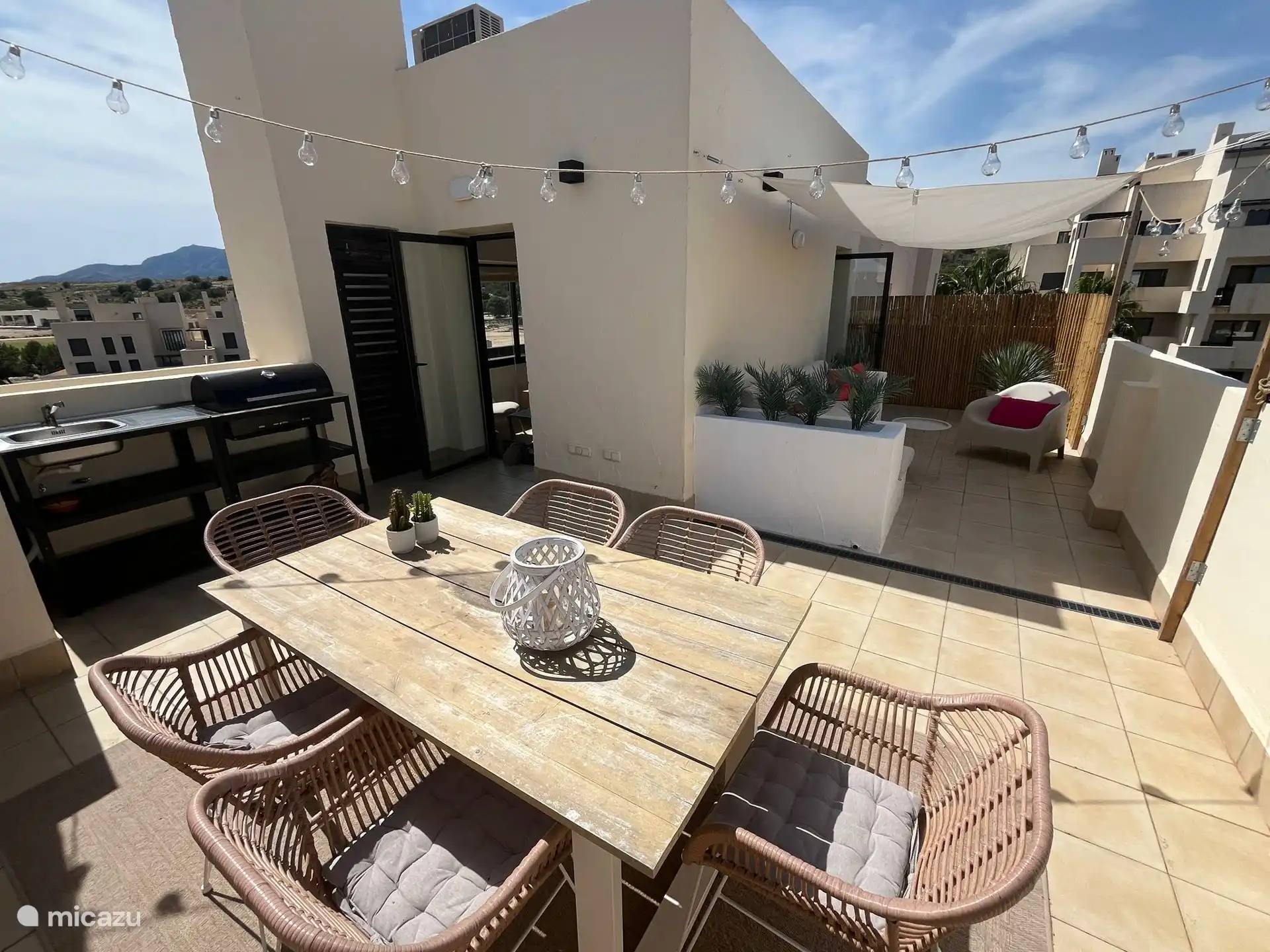 Vista general de la terraza de la azotea - 2 tumbonas disponibles