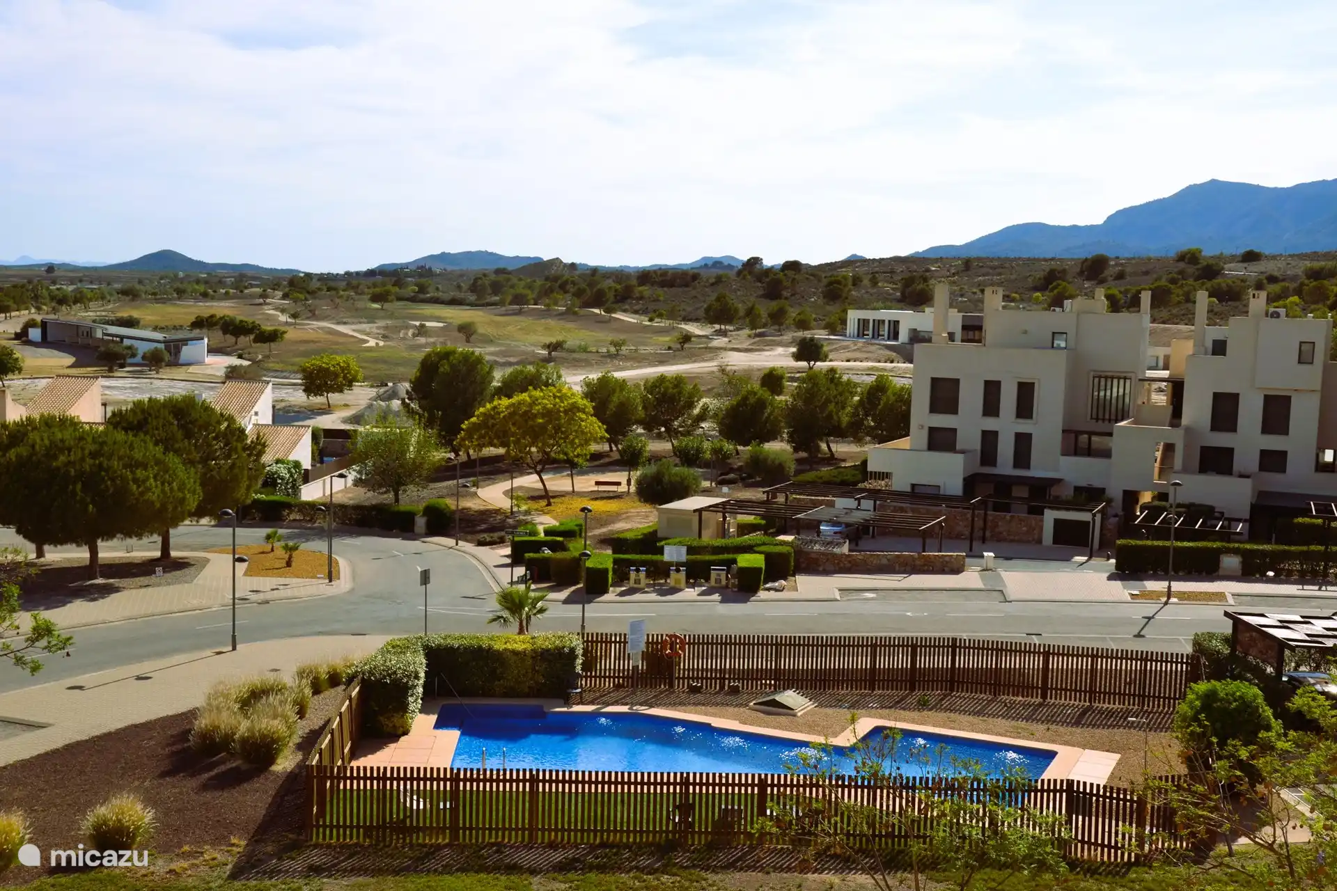 Piscina en la parte delantera