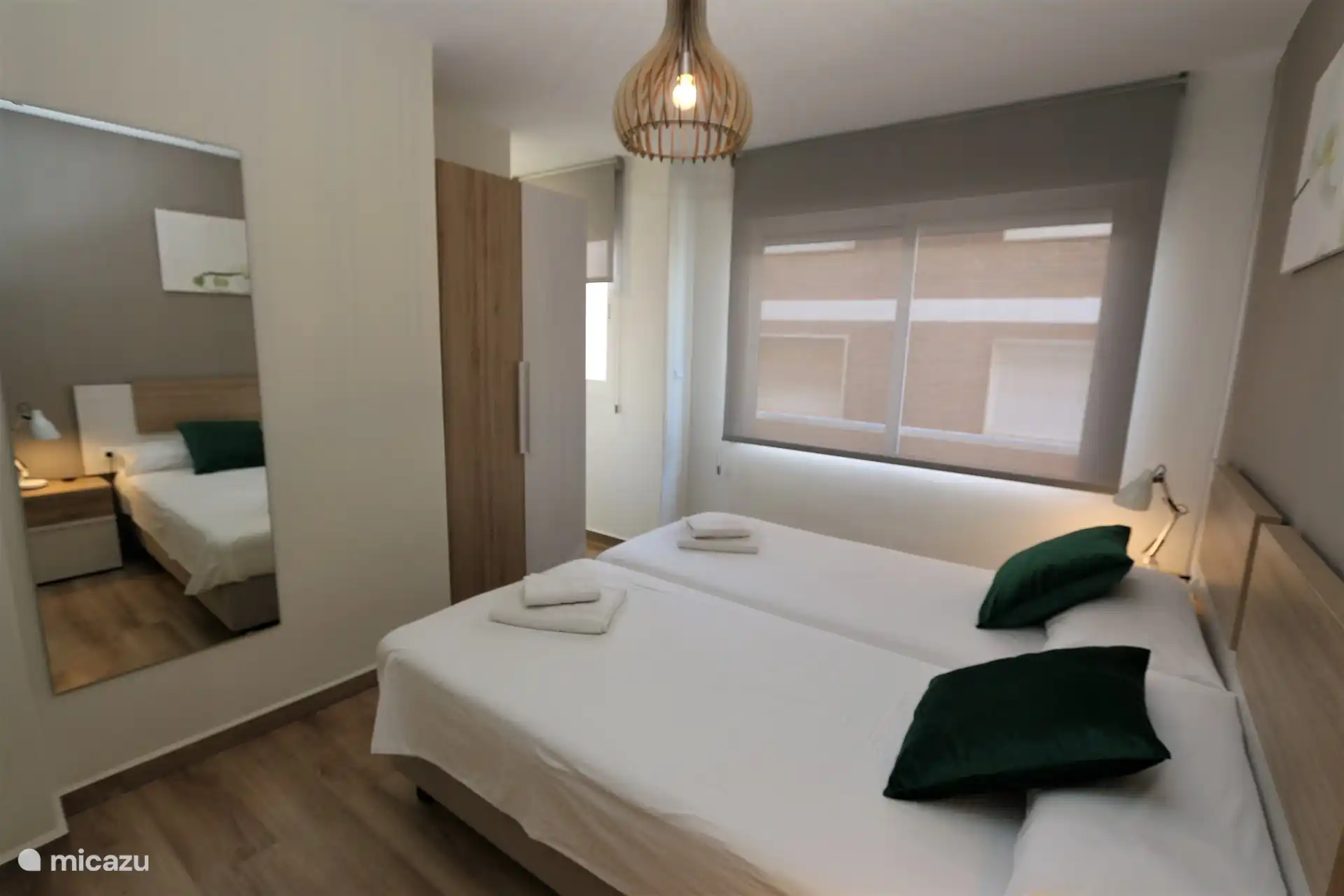 Schlafzimmer mit Doppelbett