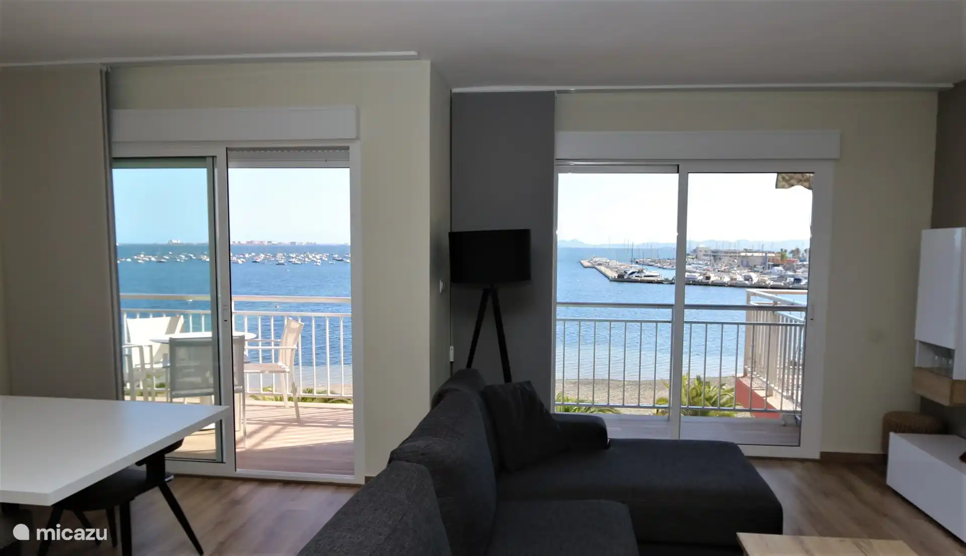 Wohnzimmer mit schöner Aussicht