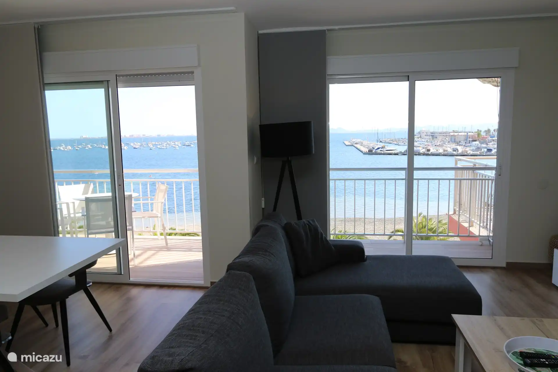 Wohnzimmer mit schöner Aussicht