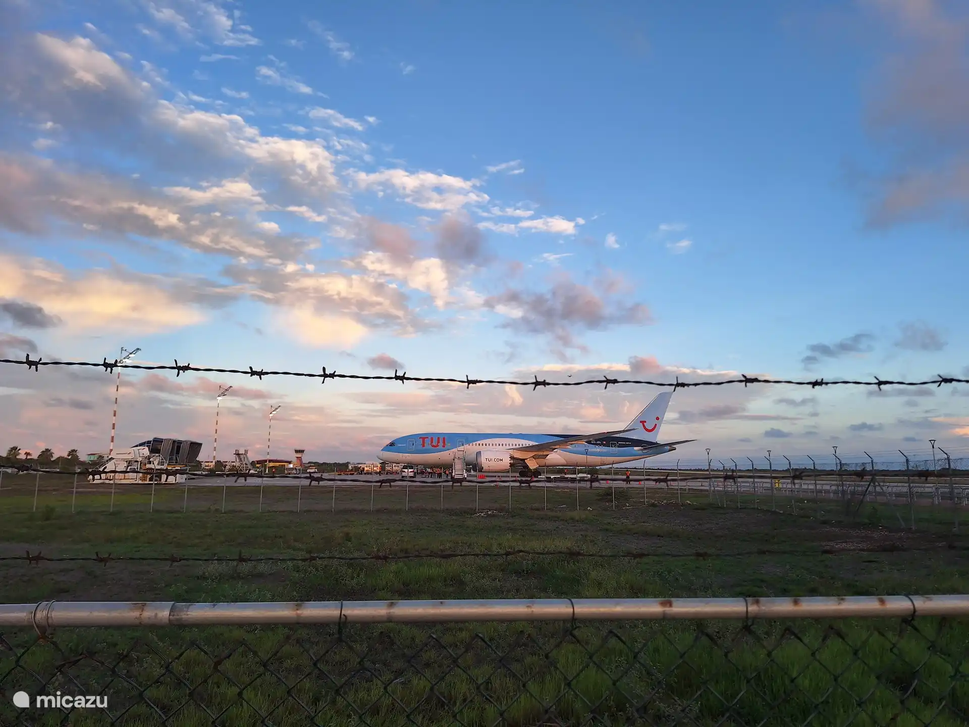 arrivée TUI, depuis la porte de l’aéroport