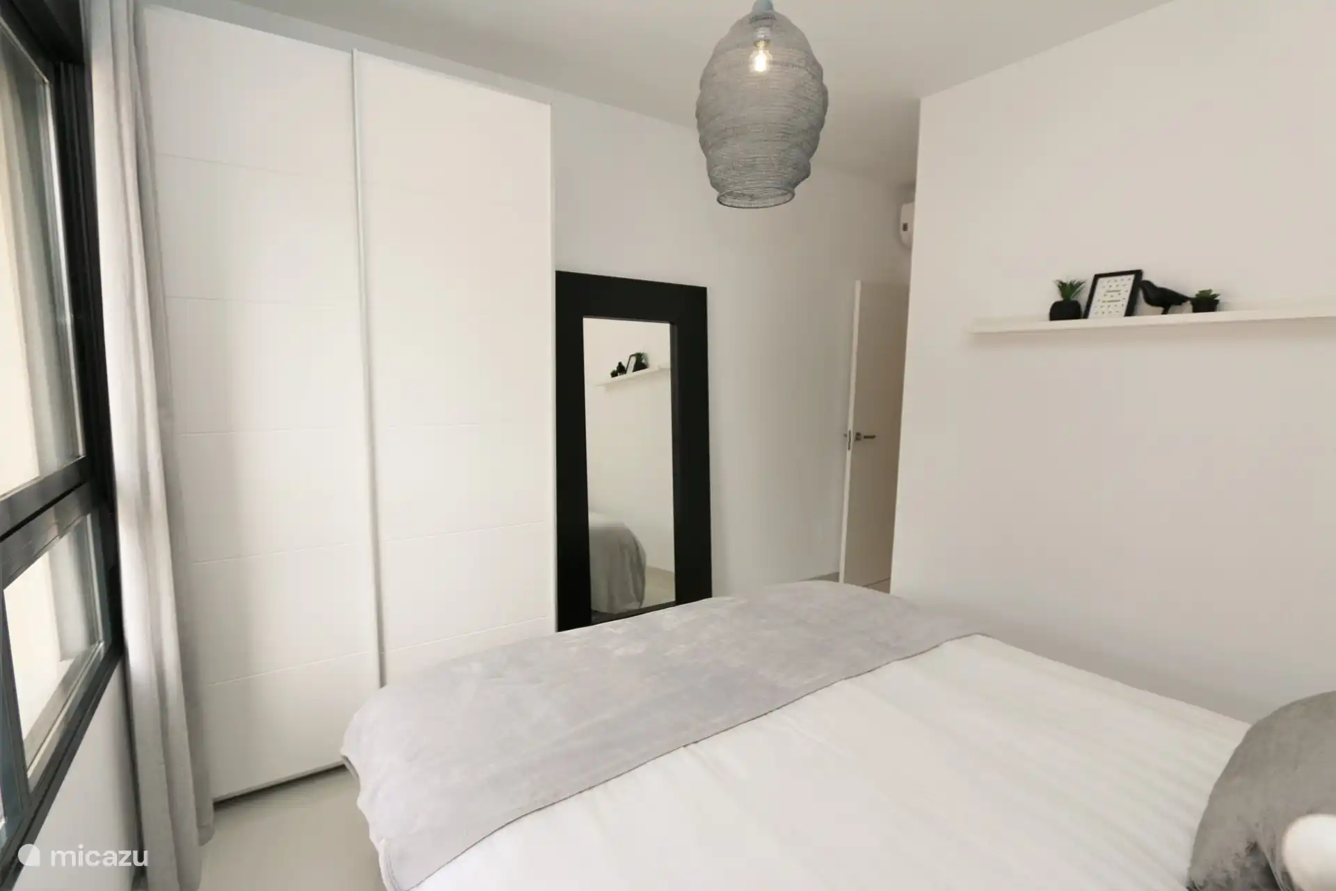 Schlafzimmer mit Doppelbett