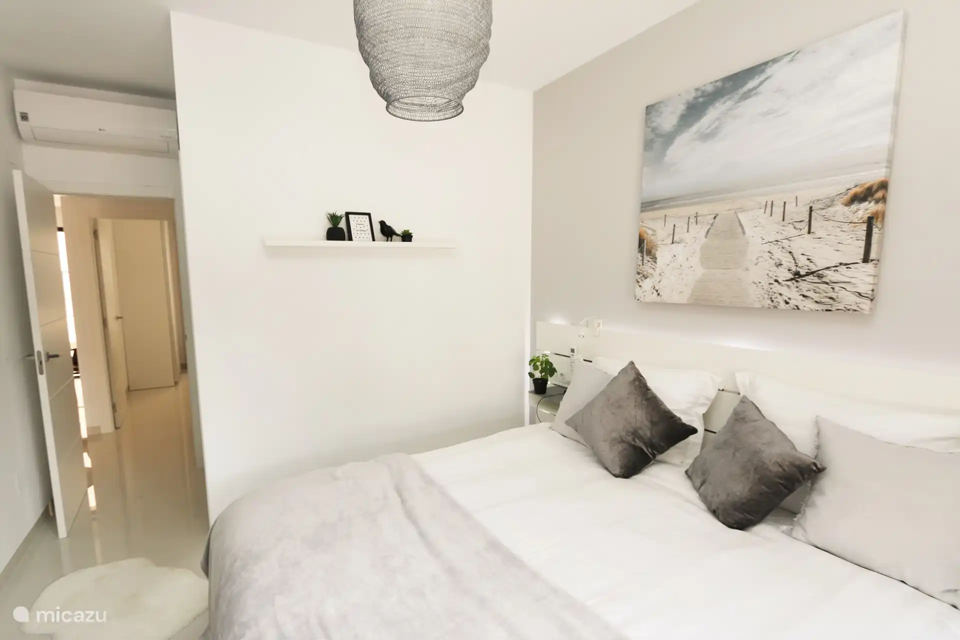 Schlafzimmer mit Doppelbett