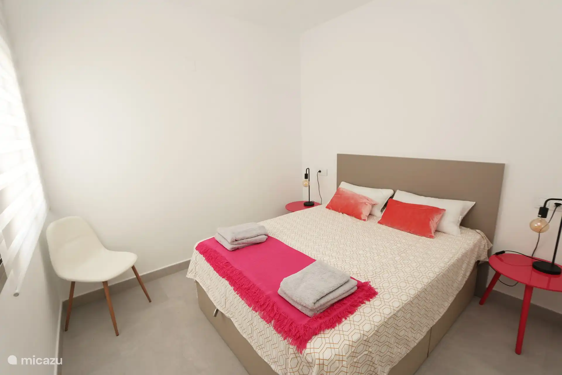 Schlafzimmer mit Doppelbett