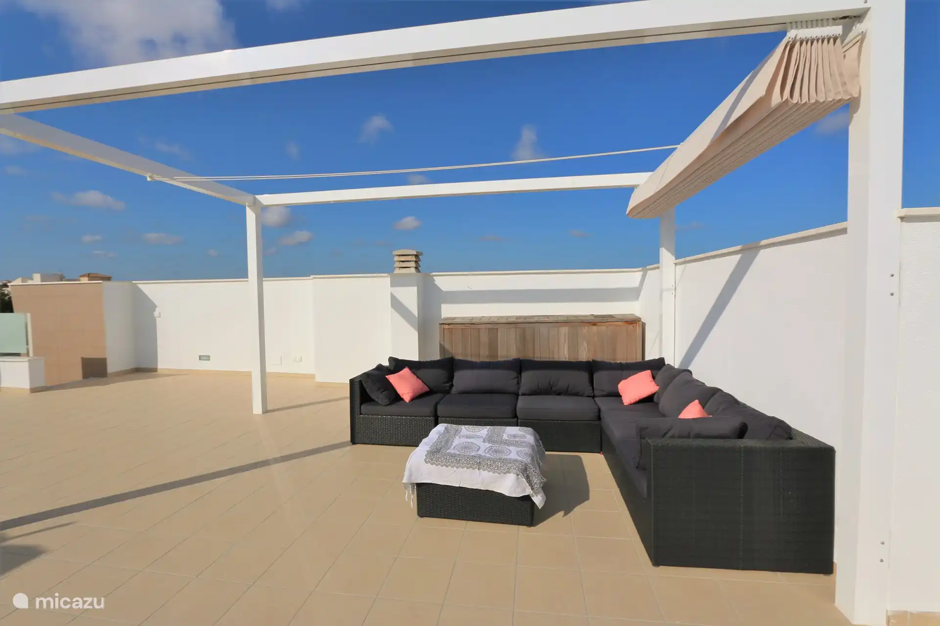 Terrasse mit Lounge-Set