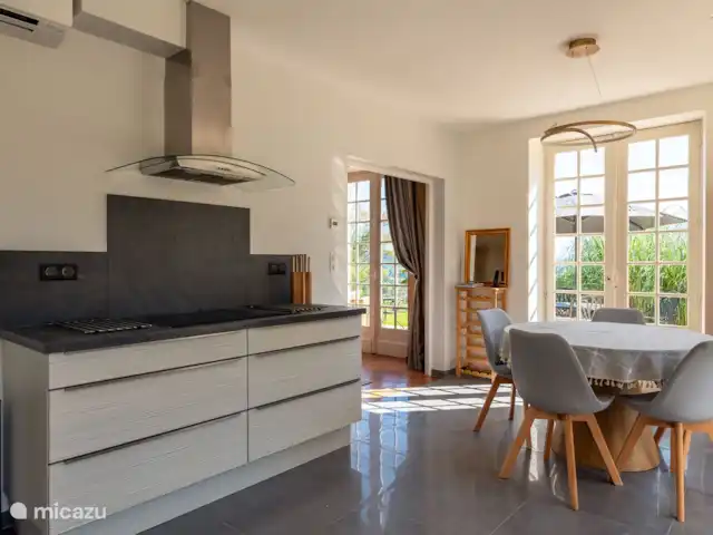 La Perla de Pradal en Francia, Dordoña, Siorac-en-Périgord - casa vacacional Cocina