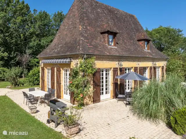 La Perla de Pradal en Francia, Dordoña, Siorac-en-Périgord - casa vacacional Terraza exterior