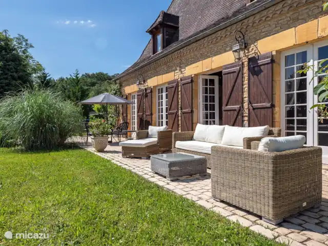 La Perla de Pradal en Francia, Dordoña, Siorac-en-Périgord - casa vacacional Zona de relajación al aire libre