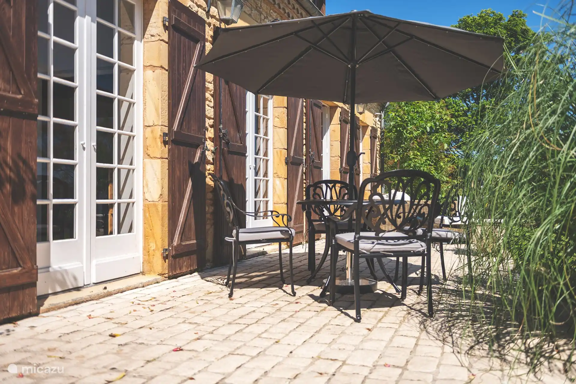 Zona de desayuno al aire libre