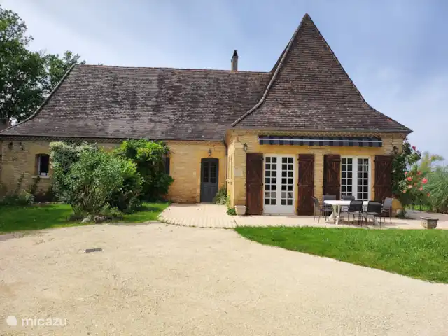 La Perla de Pradal en Francia, Dordoña, Siorac-en-Périgord - casa vacacional Casa y entrada