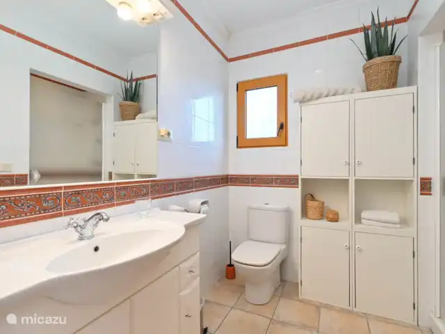 Location de Vacances Espagne, Costa Blanca, Benissa, villa - Casa La Vina Salle de bain 1 à l’étage