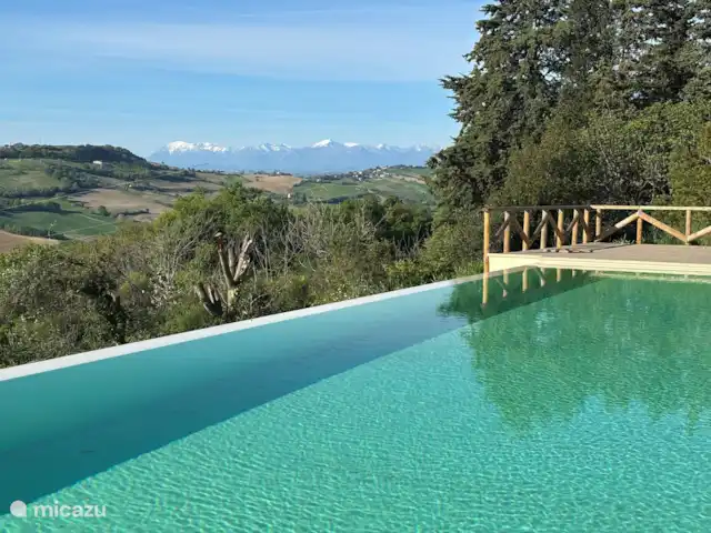Villa Rose e Fiori (a 6 km del mar) en Italia, Marche, Potenza Picena - villa Vista de la SIbilini