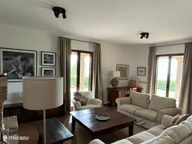 Villa Rose e Fiori (a 6 km del mar) en Italia, Marche, Potenza Picena - villa Salón