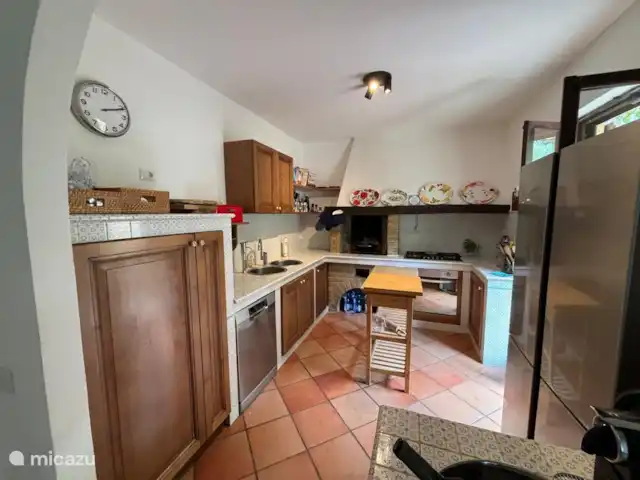 Villa Rose e Fiori (a 6 km del mar) en Italia, Marche, Potenza Picena - villa Cocina