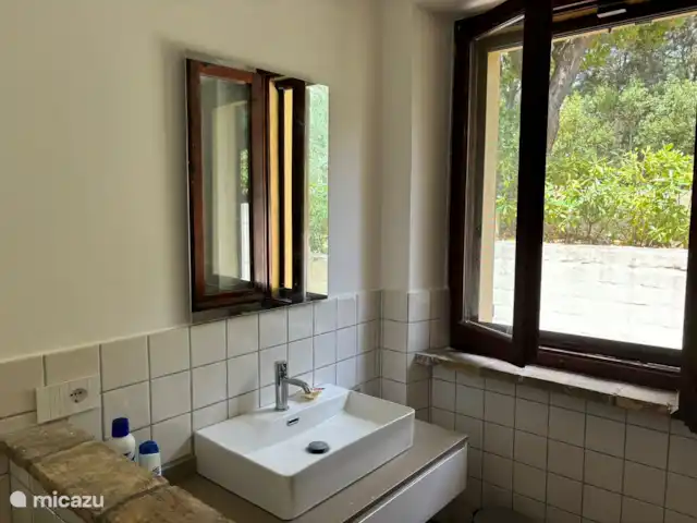 Villa Rose e Fiori (a 6 km del mar) en Italia, Marche, Potenza Picena - villa Baño en la planta baja